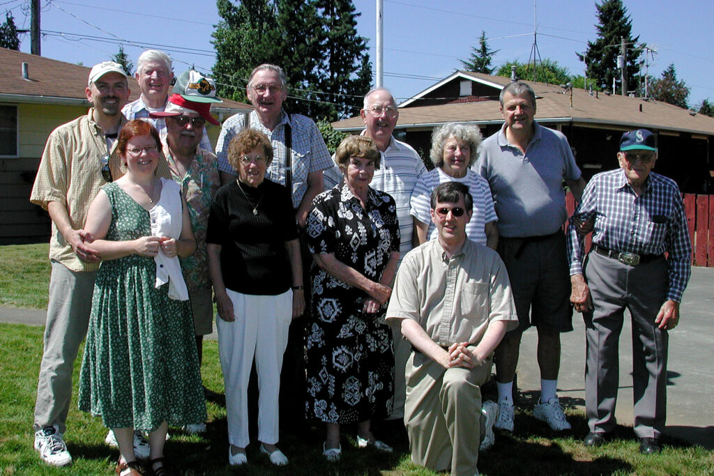 SCC/SNS Picnic Group Photo (2004)